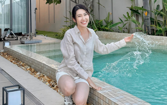 Khi rời xa khỏi công việc, Thuý Ngân thường xuyên đi du lịch và thoải mái phô ra hình ảnh đời thường, giản dị. Ảnh: FBNV