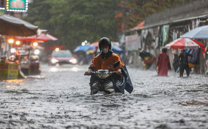 Mưa lớn dồn dập ở miền Bắc, kéo dài đến bao giờ? Ảnh 2