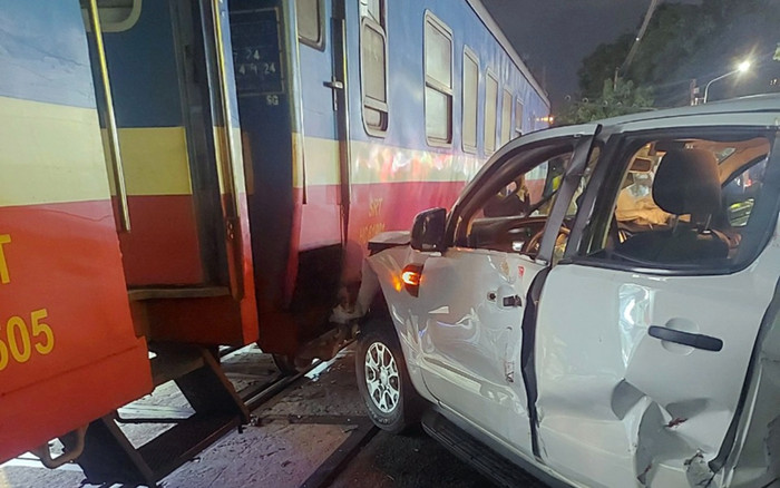 Xác định danh tính các nạn nhân vụ tàu hỏa tông xe bán tải ở Đồng Nai Ảnh 2