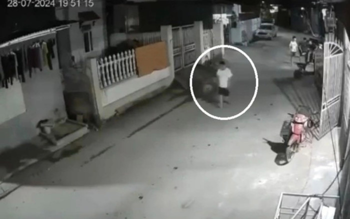 Clip con trai dùng hung khí tấn công mẹ và dì ruột tại Hải Dương Ảnh 2