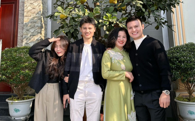 Chị dâu Chu Thanh Huyền chiếm spotlight khi đến thăm em bé Ảnh 2