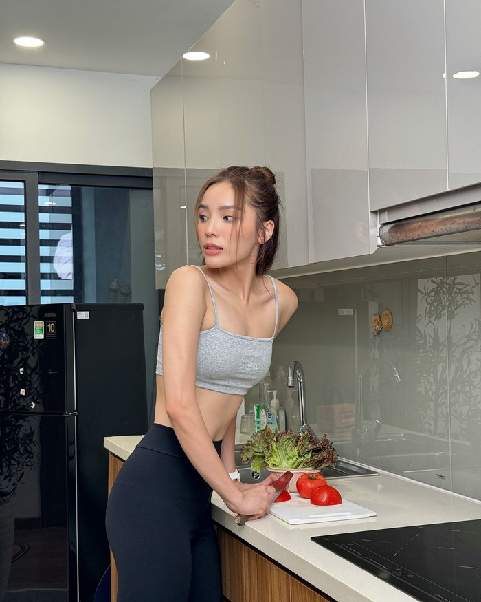 “Tâm sự thật với mọi người là khoảng thời gian tham gia chương trình, mình đã tăng 10 kg. Sau khi thi xong về bước lên cân, mình cũng hốt hoảng và hậu quả để lại là có nhiều bài báo chê Kỳ Duyên tăng cân, béo...Thậm chí, mình về nhà, bố mẹ cũng đã phải thốt lên: “Ôi sao con đen thế? Sao con béo thế? Nhìn tay con kìa, sao to thế?”. Lúc đó mình hơi bị tủi thân vì mình là con gái mà”, Kỳ Duyên trải lòng.