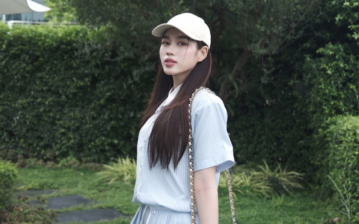 Hoa hậu Đỗ Thị Hà diện váy ngắn chơi môn thể thao gây sốt Ảnh 2