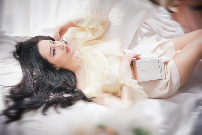 Mai Phương Thuý đẹp mong manh trong những bộ ảnh được đầu tư chuyên nghiệp. Ảnh: FBNV