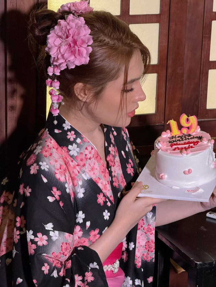 Phương Anh nữ tính trong những hình ảnh mới