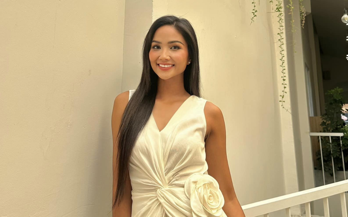 H'Hen Niê tươi tắn, chăm chỉ làm việc kể từ khi đăng quang Hoa hậu vào năm 2018. Ảnh: FBNV