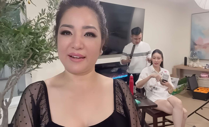 Hà Kiều Anh tiết lộ mỗi năm chi hơn 2 tỷ đồng cho học phí của con trai du học ở Anh. 