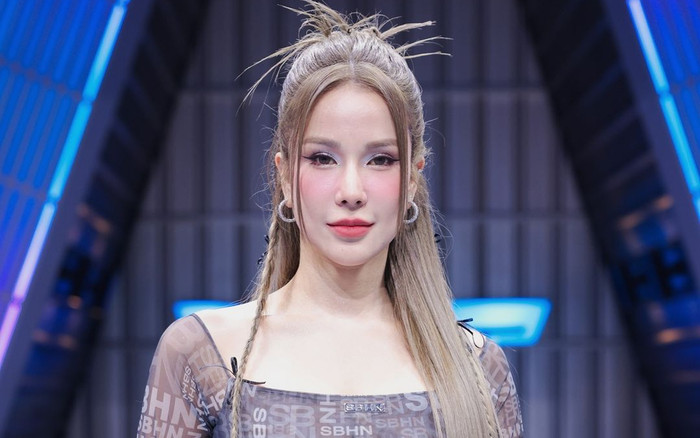 Đẳng cấp quý cô: Diệp Lâm Anh chốt giá đồng hồ 2 tỷ Ảnh 2