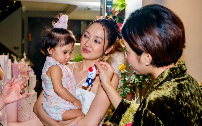 Ngày đầu đi học của con gái 17 tháng tuổi của Bảo Anh: 'Sáng chia tay khóc quá' Ảnh 2