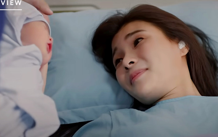 Thúy Diễm hạnh phúc săn Rồng con thành công ở tuổi 37 Ảnh 2