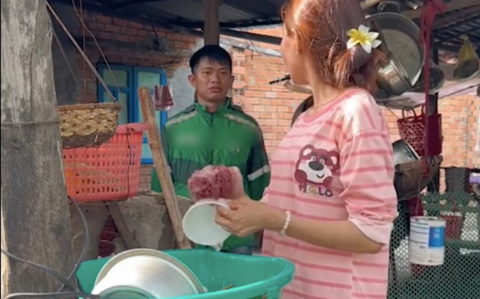 12 triệu lượt xem phản ứng của người vợ khi chồng báo mất xe máy trong lúc đi làm Ảnh 2
