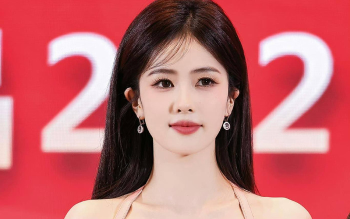 Bạch Lộc bất ngờ bị chê kém xa đàn chị cùng công ty Ảnh 2