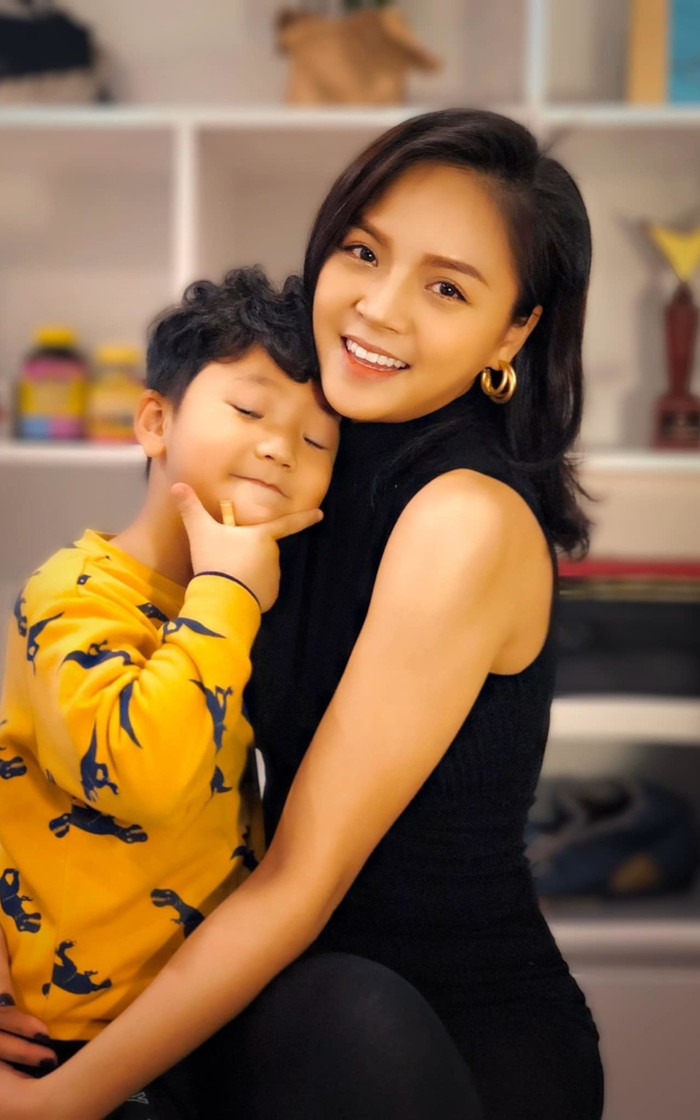 Thu Quỳnh khoe hai con, cạn lời vì cậu cả quá giống một người Ảnh 3