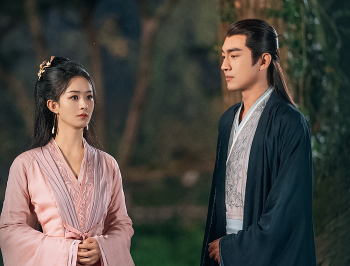 Dữ Phượng Hành dù được Cnet đón nhận nồng nhiệt, gặt hái hết thành tích này đến thành tích khác, nhưng ở nước ngoài, bộ phim đánh dấu màn tái hợp giữa Triệu Lệ Dĩnh và Lâm Canh Tân vẫn kém sức hút hơn đôi chút. Dữ Phượng Hành đang có 287 triệu lượt xem trên Tiktok, đứng cuối bảng thống kê. 