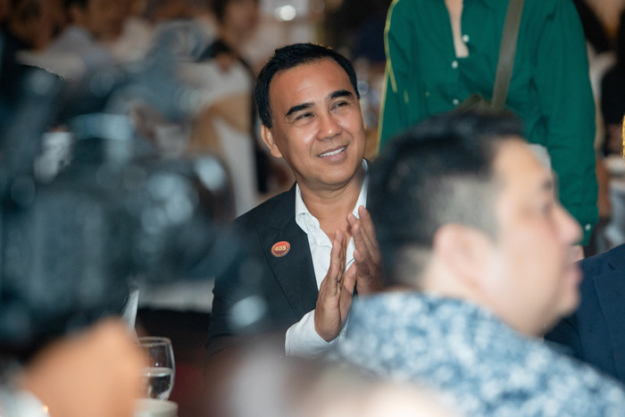 MC Quyền Linh ngoài công việc nghệ thuật luôn hướng đến những giá trị cộng đồng.