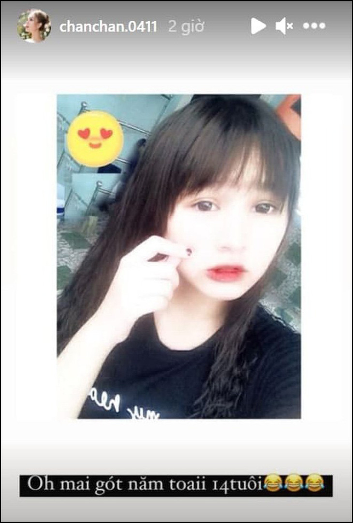 Xoài Non từng tự tay đăng ảnh năm 14 tuổi để chứng minh bản thân không can thiệp phẫu thuật thẩm mỹ.