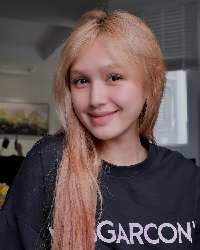 Không ít lần, cô cũng tự tin khoe ảnh mặt mộc.