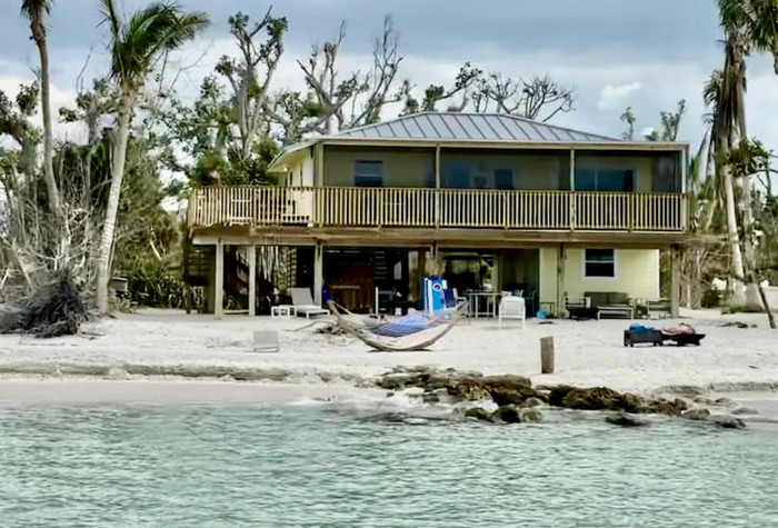 Nữ ca sĩ vừa mua thêm nhà ở đảo Bắc Captiva (Florida, Mỹ).