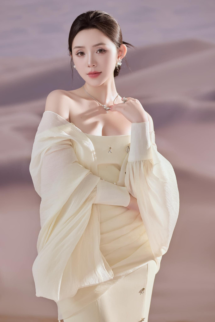 Quỳnh Kool quyến rũ trong bộ ảnh mới ở tuổi 29