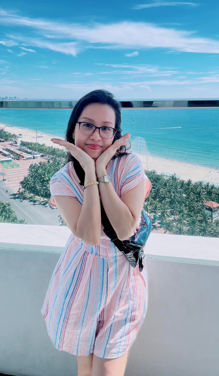 Cẩm Ly trẻ trung, viên mãn ở tuổi 54.