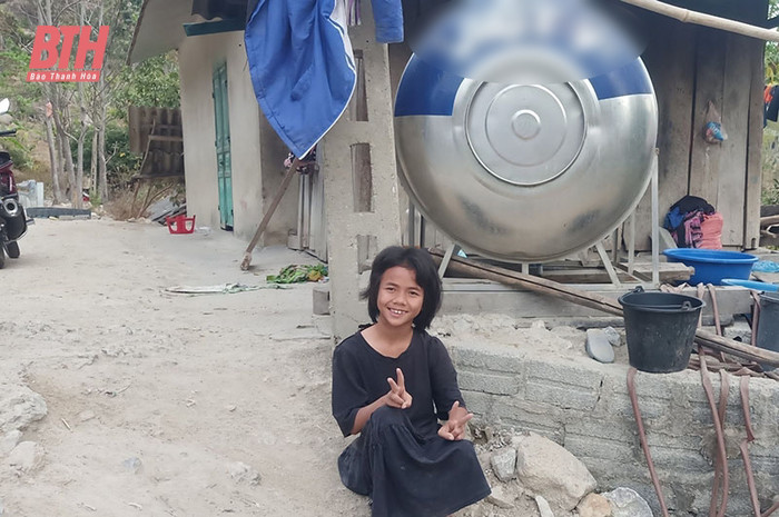 Pàng gầy gò và đen nhẻm