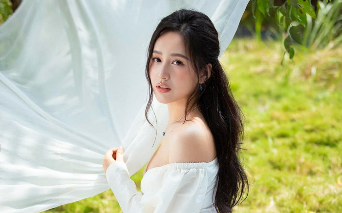 Em gái Mai Phương Thúy thay đổi diện mạo đến ngỡ ngàng Ảnh 2