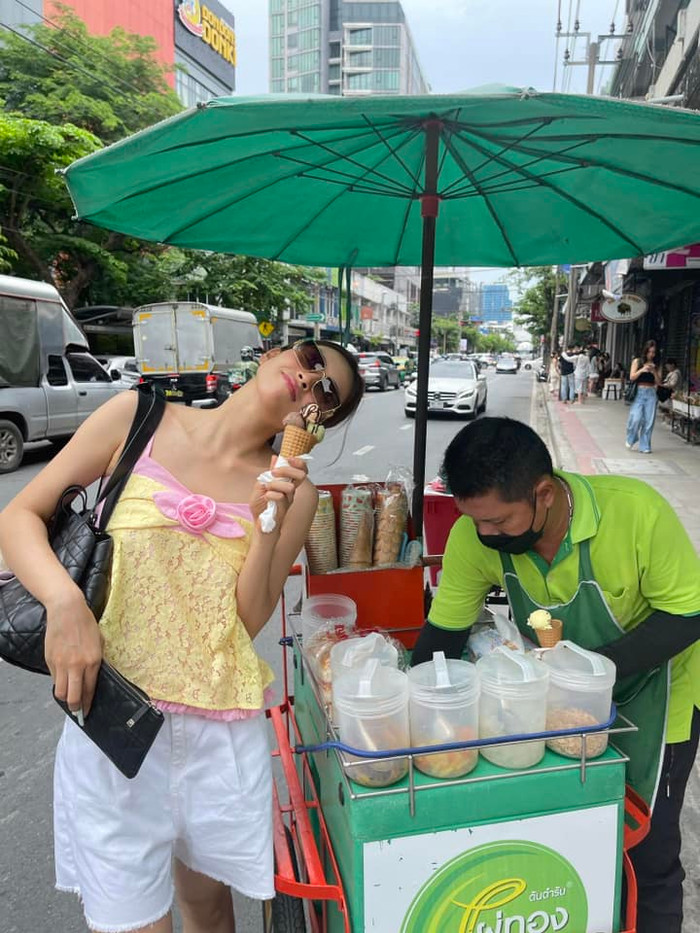 Trước đó, Tiểu Vy bỗng dưng biến mất khỏi các sự kiện giải trí. Trên trang cá nhân, cô chỉ cập nhật những hình ảnh đời thường, đi du lịch không rõ được chụp từ bao giờ.