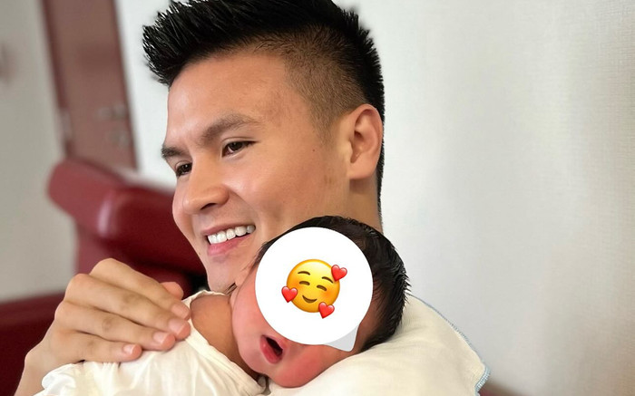 Vợ Quang Hải lần đầu khoe con trai Ảnh 2
