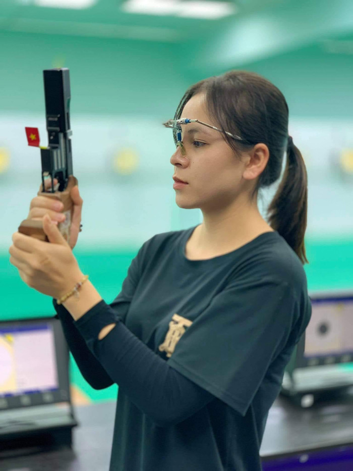 Trịnh Thu Vinh hụt huy chương Olympic 2024 đầy đáng tiếc ở chung kết nội dung súng ngắn hơi 10 m nữ. Ảnh: FBNV