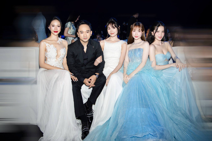 Bùi Quỳnh Hoa chăm chỉ tham gia các sự kiện quy tụ nhiều nghệ sĩ trong giới showbiz. Ảnh: FBNV