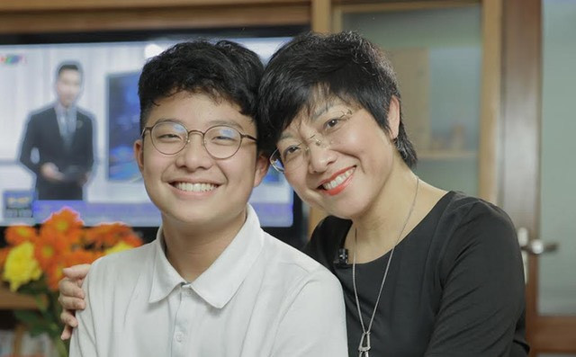 Cậu bé thừa hưởng nhiều nét đẹp của bố mẹ.