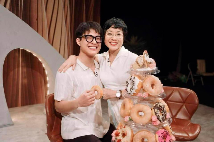 Nụ cười toả nắng của Tít khiến bao người đốn tim.