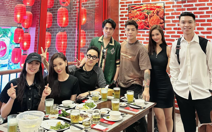 MC Mai Ngọc, Lã Thanh Huyền, MC Thái Dũng, Huyền Lizzie từng gặp gỡ vào tháng 8 năm ngoái. Ảnh: FBNV