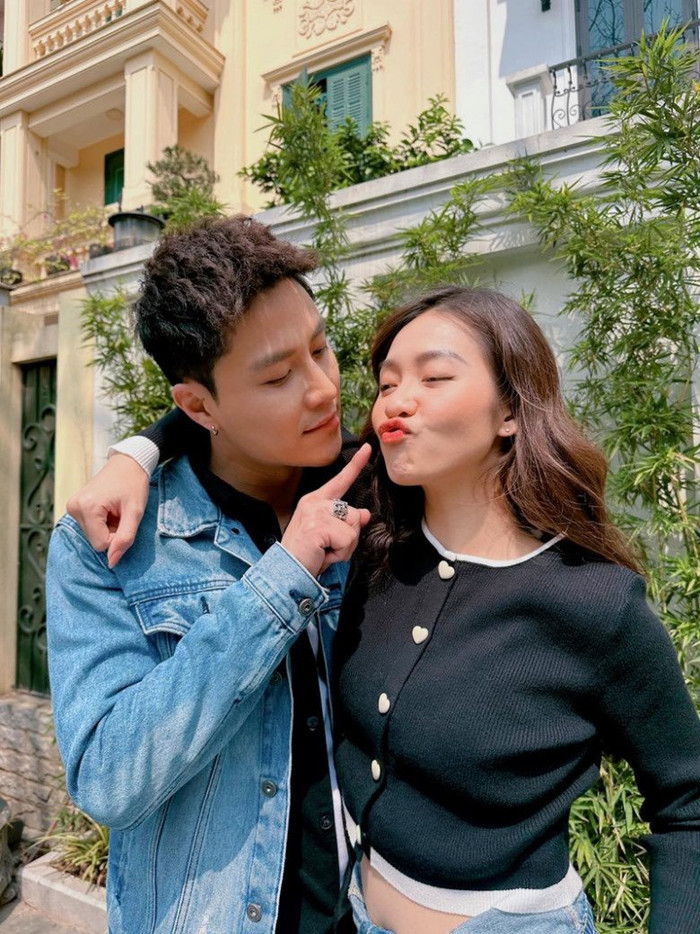 Cặp đôi liên tục có phản ứng hoá học đến lụi tim.