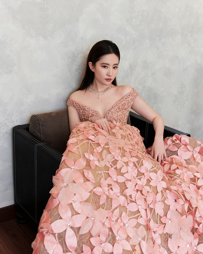 Vị trí “lơ lửng” của Lưu Diệc Phi trong showbiz Hoa ngữ Ảnh 1