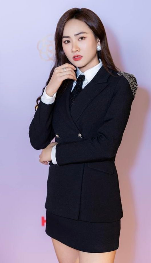 Tạo hình tổng tài của tình màn ảnh Bạch Công Khanh.