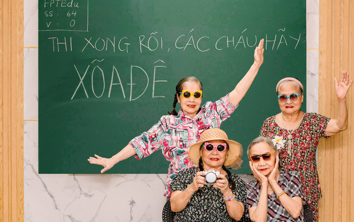 Đáng yêu bộ ảnh cụ ông cụ bà nhắn nhủ đến các sĩ tử sau khi kết thúc mùa thi Ảnh 2