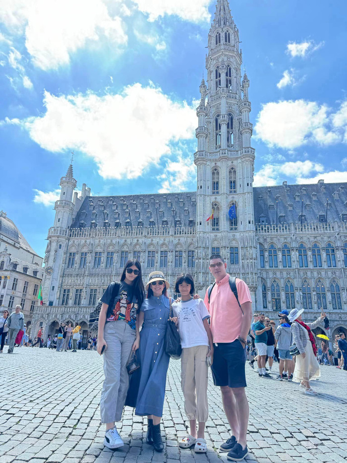 Chiều cao ấn tượng của con gái Bình Minh trong chuyến du lịch cùng gia đình