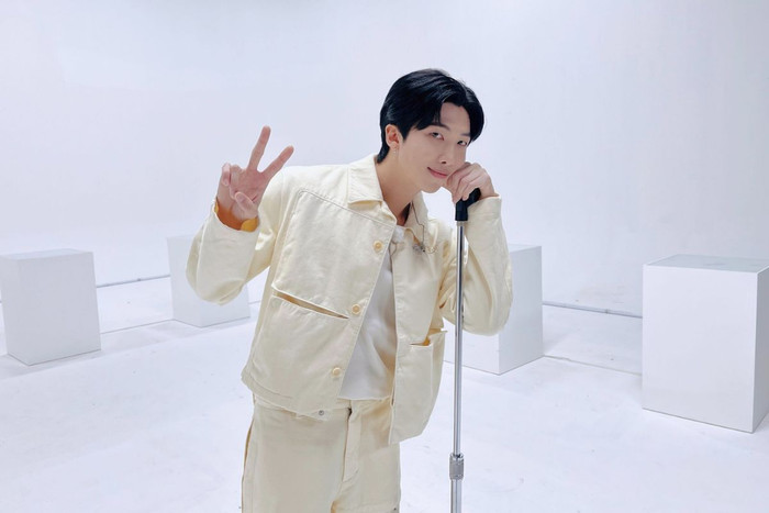 Thành viên duy nhất của BTS có Album hay nhất 2024 cùng Taylor Swift, Ariana Grande Ảnh 3