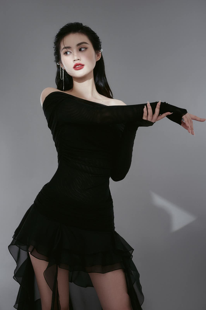 Hoa hậu Ý Nhi vừa trở về Việt Nam vào ngày 5/6 vừa qua. Theo tìm hiểu của SAOstar, người đẹp sinh năm 2002 đang có thời gian nghỉ hè nên cô muốn trở về thăm gia đình. Đồng thời, giai đoạn này, cô cũng dần trở lại với nhiều hoạt động trong làng 'beauty queen'. 