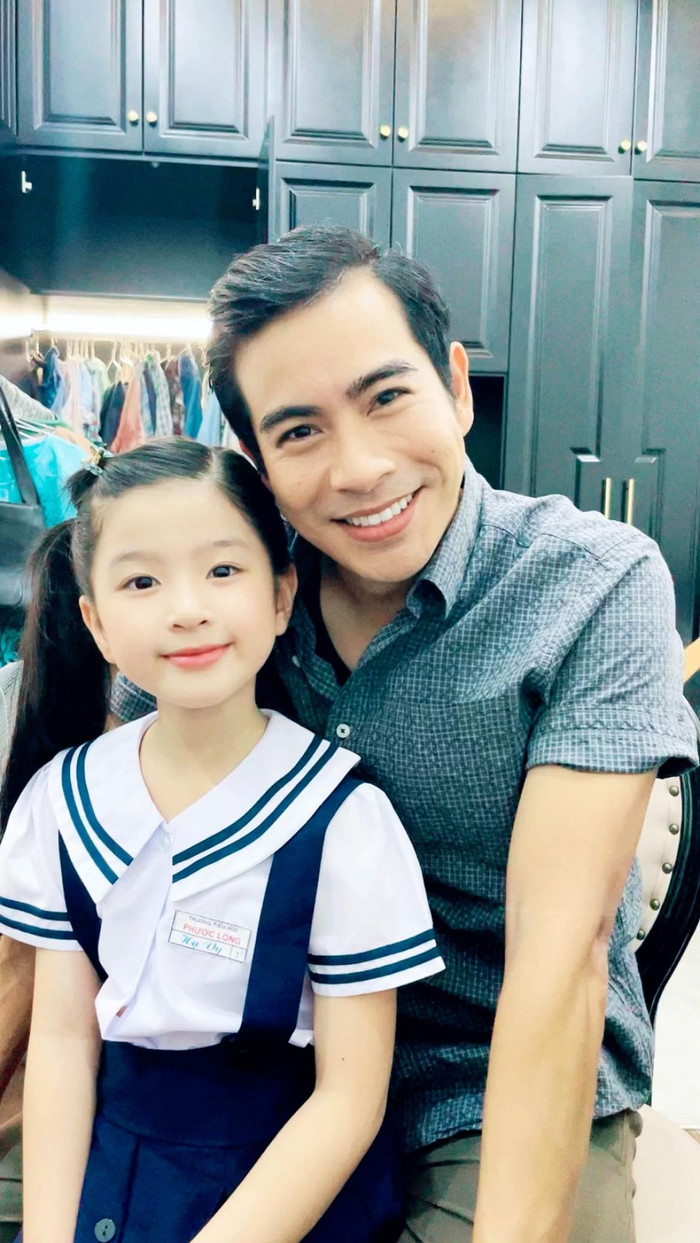 Diễn viên Thanh Bình khoe có con gái học lớp Một.