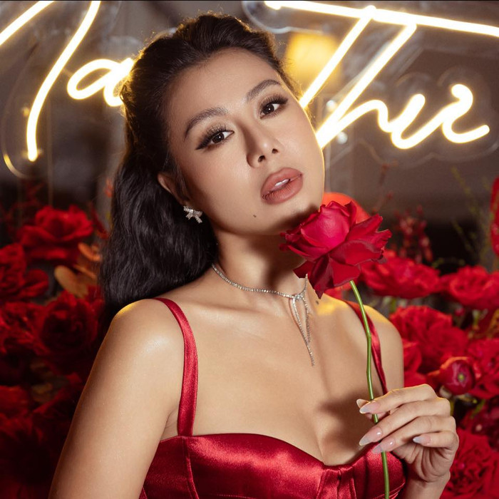 Nam Thư cho biết, cô chỉ cần dò khoảng 2 câu là biết đối phương có thuộc về ai hay chưa.