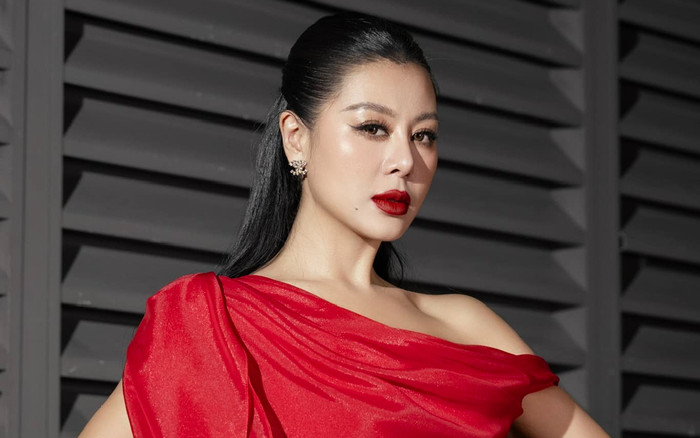 Nam Thư có động thái lạ lúc nửa đêm gây thắc mắc Ảnh 2