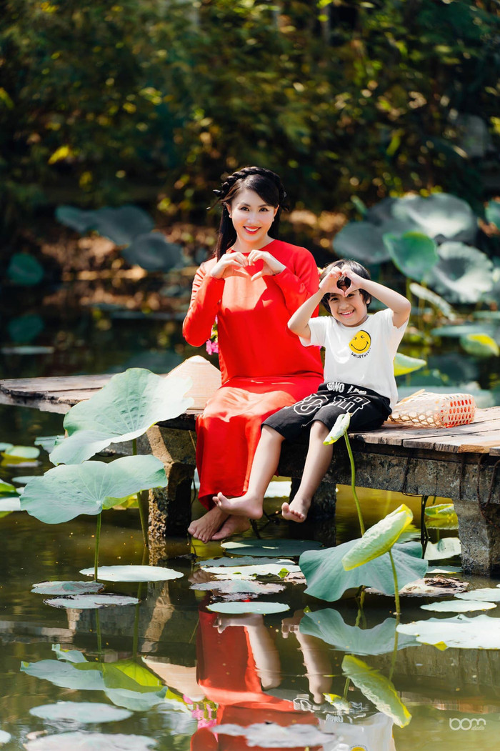 Nguyệt Ánh ở hiện tại dành nhiều thời gian cho kinh doanh và con trai.