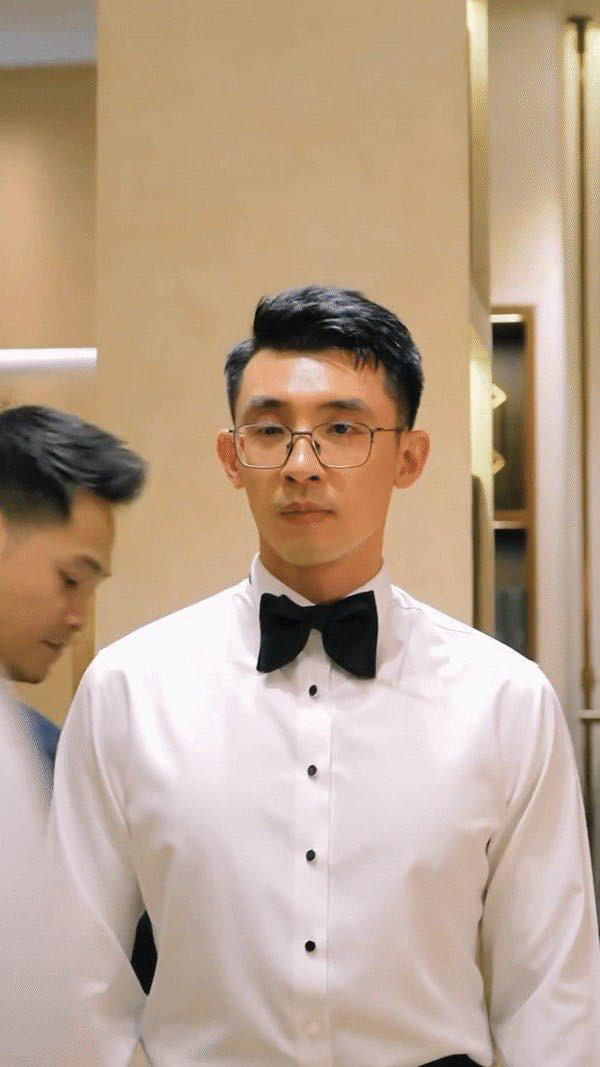 Chồng Midu thường theo đuổi phong cách lịch lãm, chỉnh tề nhưng không kém phần trẻ trung, phù hợp với tuổi thật.