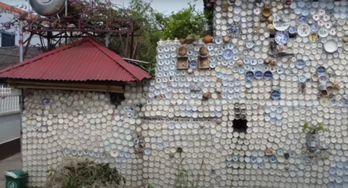 Ngôi nhà độc lạ luôn thu hút sự hiếu kỳ của mọi người xung quanh.