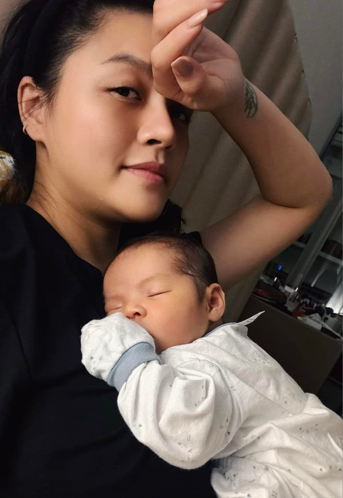 Thu Quỳnh đang trong thời gian ở cữ.