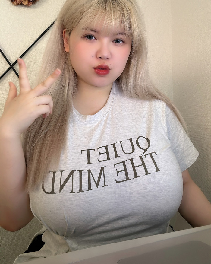 Cô nàng hiện sinh sống tại Nhật Bản