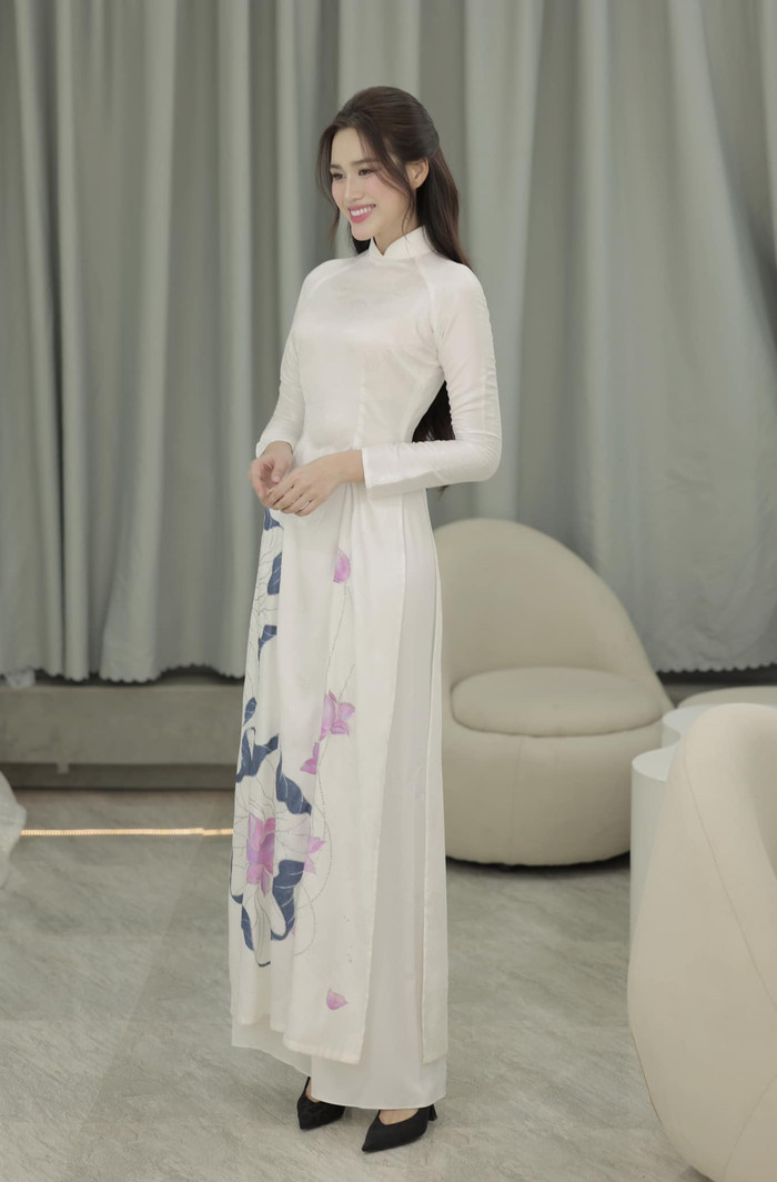 Vóc dáng của Đỗ Thị Hà khiến nhiều người ao ước.