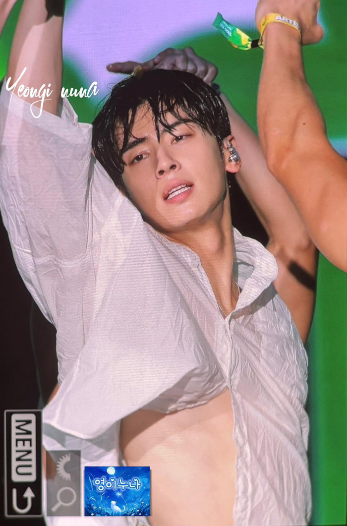 Cha Eun Woo lộ diện sau tin hẹn hò Rosé, gây sốt với body cực phẩm trên sân khấu Ảnh 2